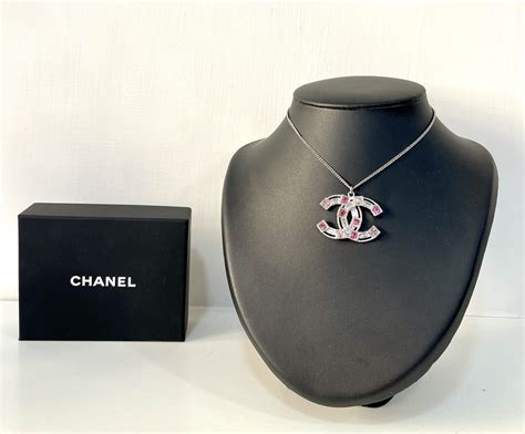 collana ciondolo chanel doppia c|Chanel Gioielli e orologi .